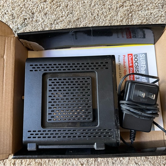 Modem and Wi-Fi Router lot - Picture 5 of 5